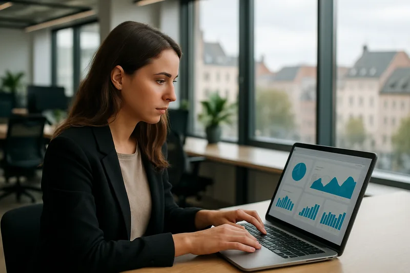 Formation webmarketing à Strasbourg : professionnelle en stratégie digitale dans un espace de travail moderne